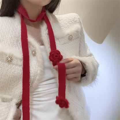 Narrow Flower Knit Scarf Detail