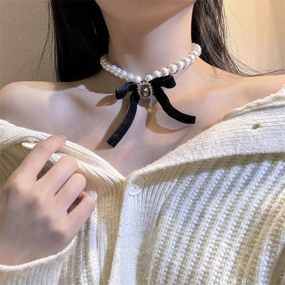 Pearl Choker Bow Faux