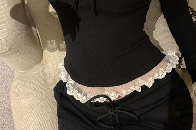 Long Crop Trim Sleeve Scoop Lace Top Neck Plain