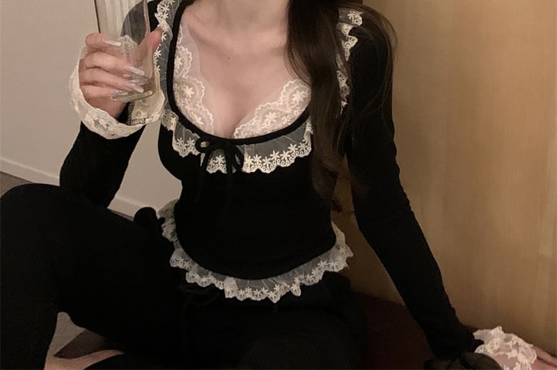 Long Crop Trim Sleeve Scoop Lace Top Neck Plain
