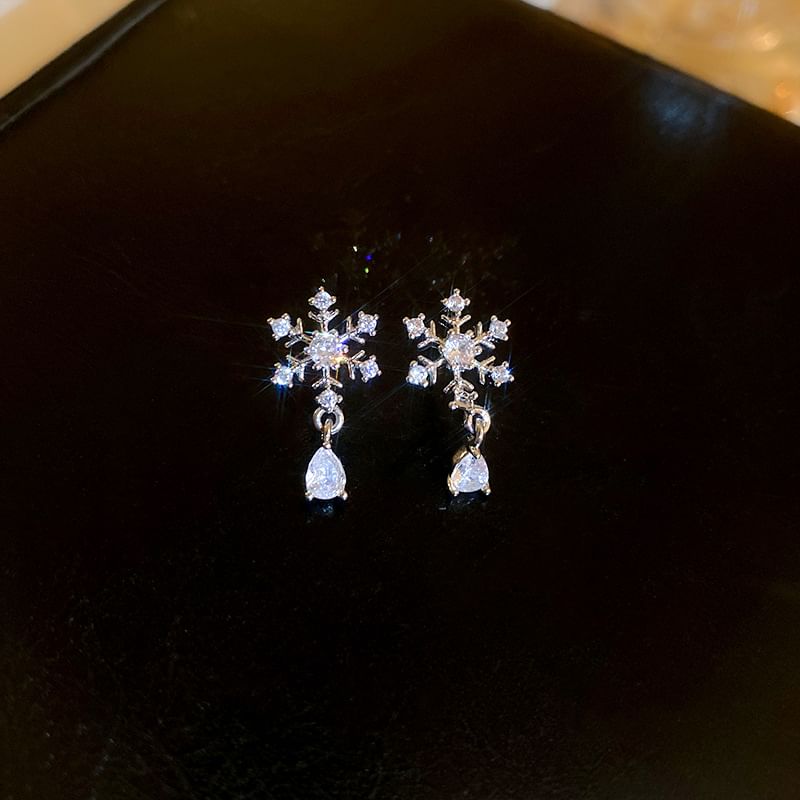 CZ Earring Snowflake Drop