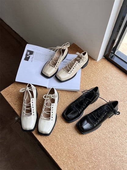 Square Flats Lace-Up Toe
