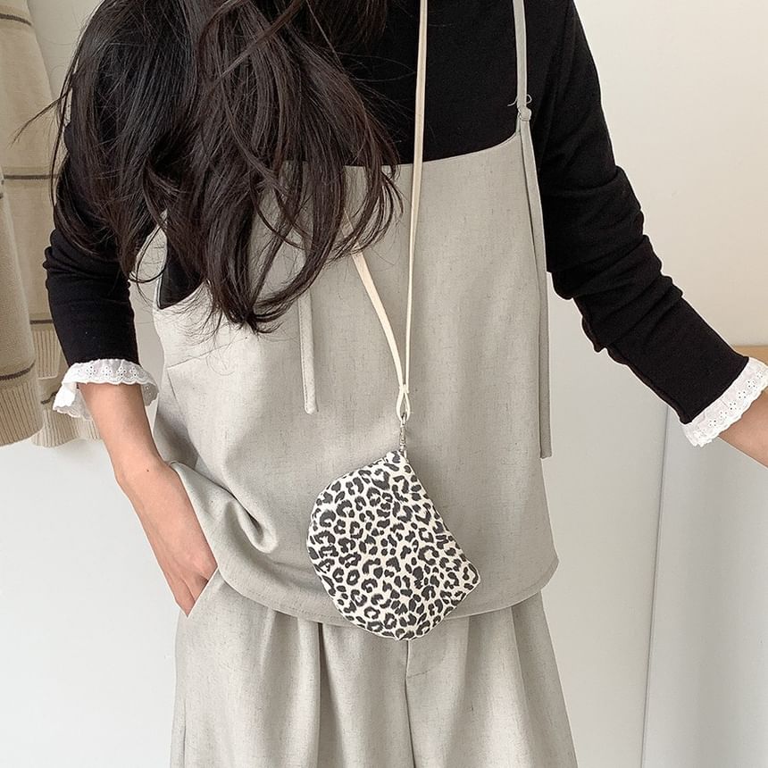 Print Leopard Pouch Necklace