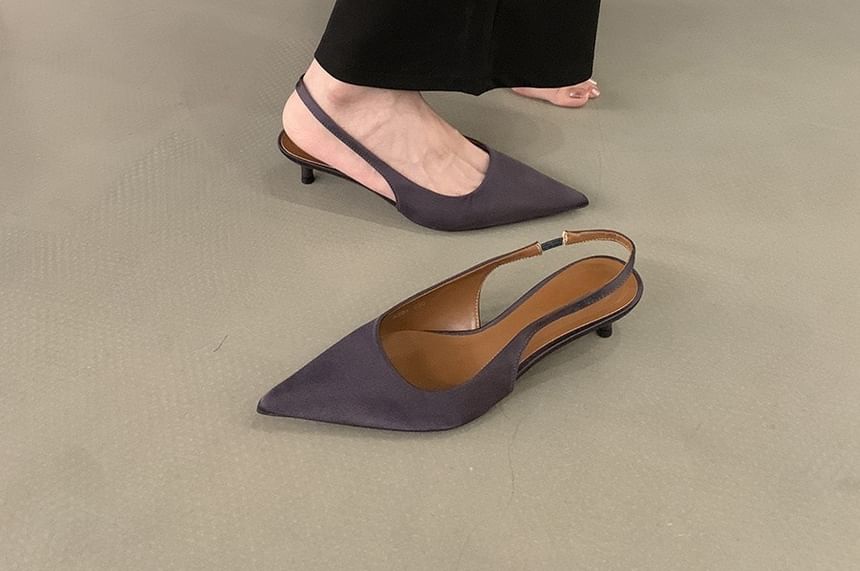 Pumps Kitten Heel Toe Pointed Satin