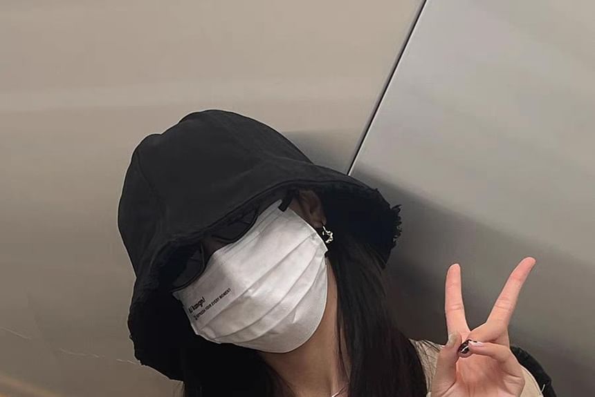 Bucket Frayed Hat Plain