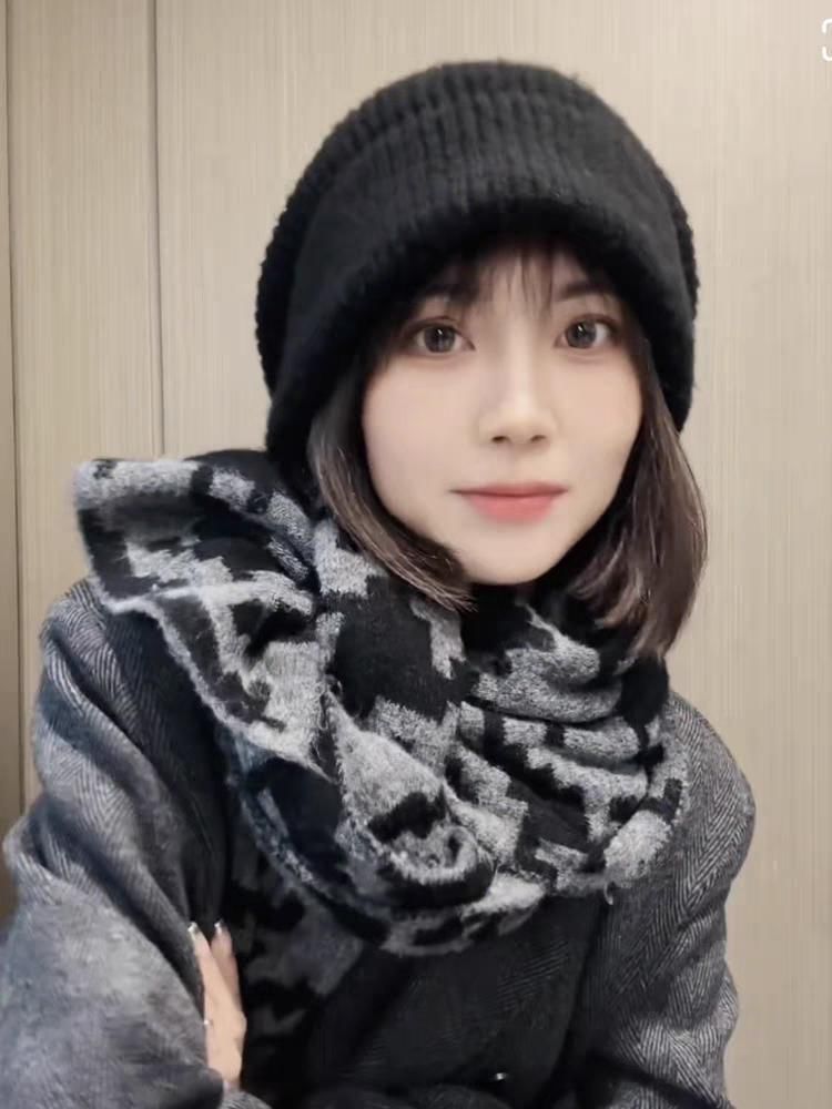 Beanie Patterned / Plain