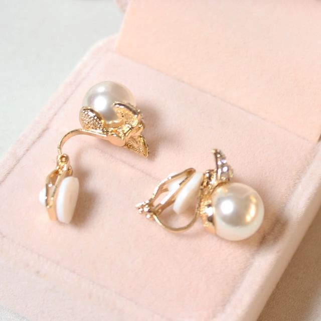 Pearl Bow Earring Faux