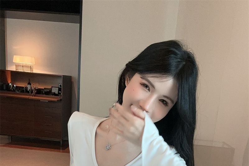 V-Neck Plain Slit Fit T-Shirt Long-Sleeve Slim