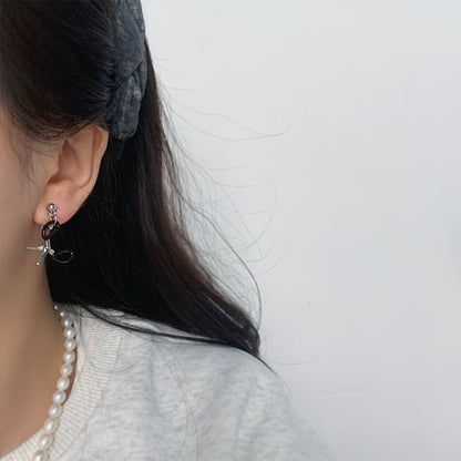 Drop / On Scissor Clip Earring