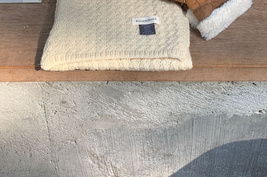 Faux Fluffy Suede Plain Gloves Trim