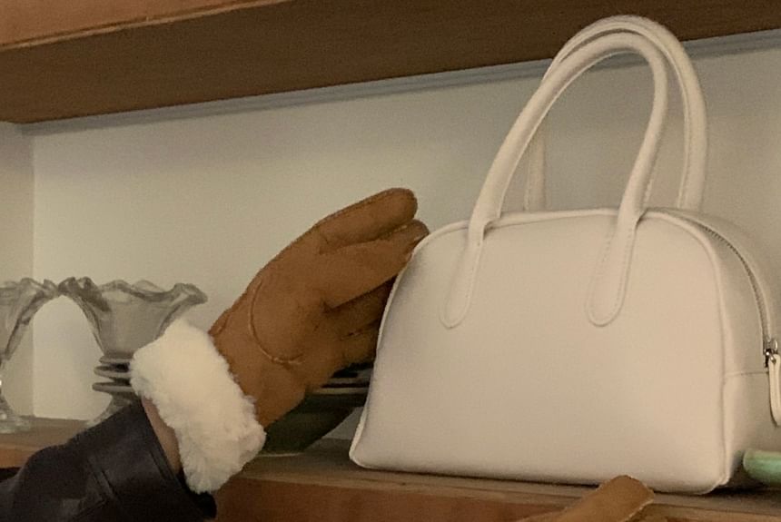 Faux Fluffy Suede Plain Gloves Trim