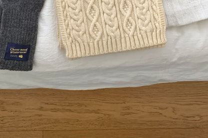 Cable-Knit Plain Scarf