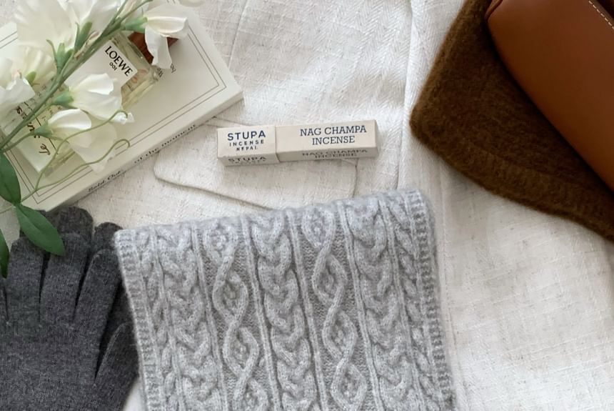 Cable-Knit Plain Scarf