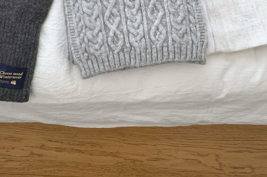 Cable-Knit Plain Scarf