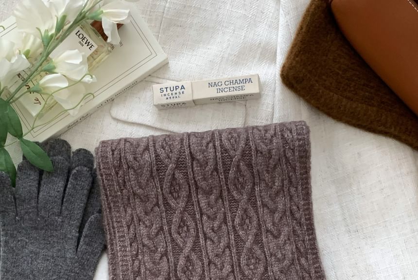 Cable-Knit Plain Scarf