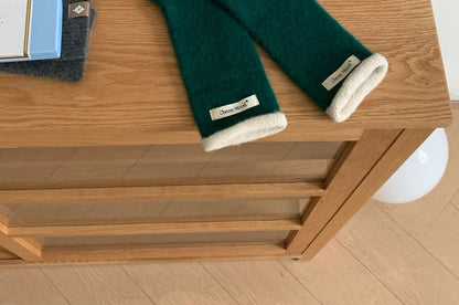 Knit Applique Contrast Trim Gloves