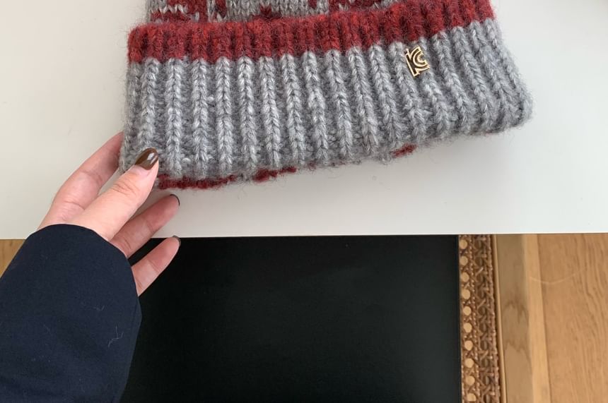 Beanie Patterned Pom