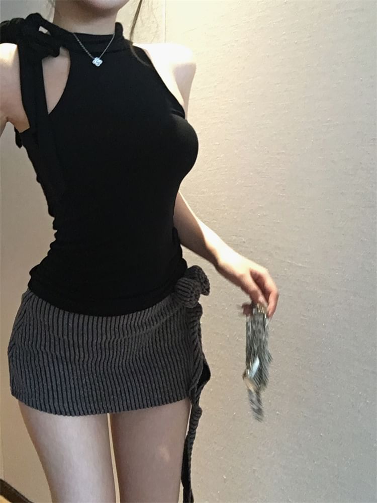 Pencil Flower Waist Low / Skirt Top Mini Halter Detail Mock Neck Plain