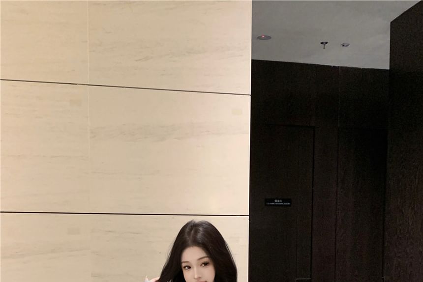 Plain Tee Long-Sleeve Cold-Shoulder