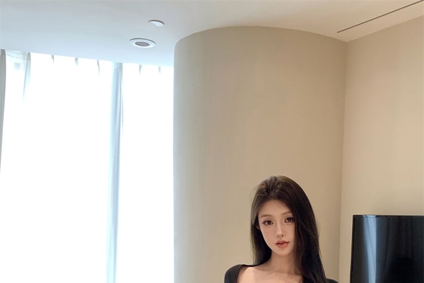 T-Shirt Plain Long-Sleeve Cold-Shoulder Lace-Up