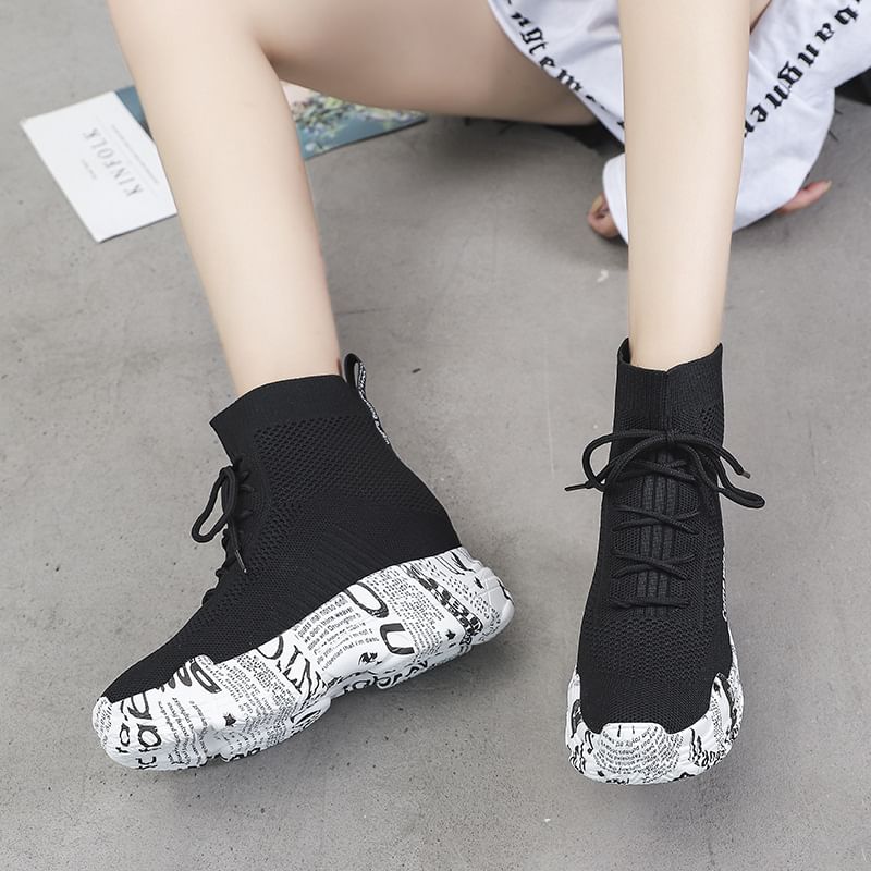 Short Lace-Up Boots Printed Platform