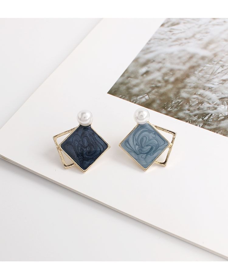 On / Stud Geometric Clip Pearl Faux Earring