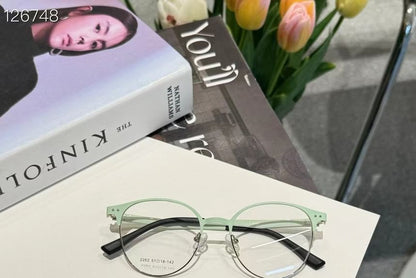 On With Round Glasses Sunglasses Metal Clip