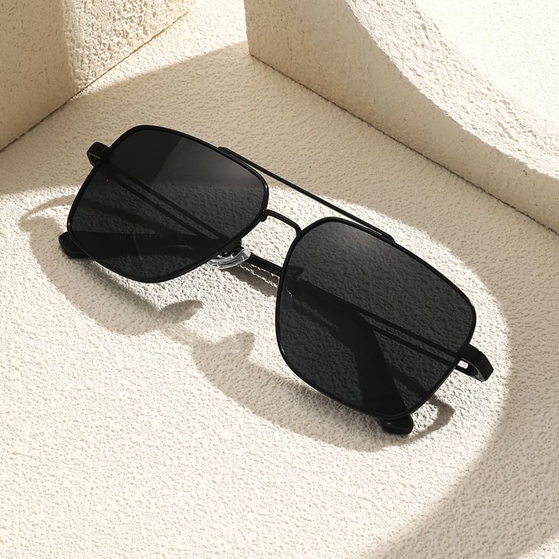 Metal Aviator Sunglasses