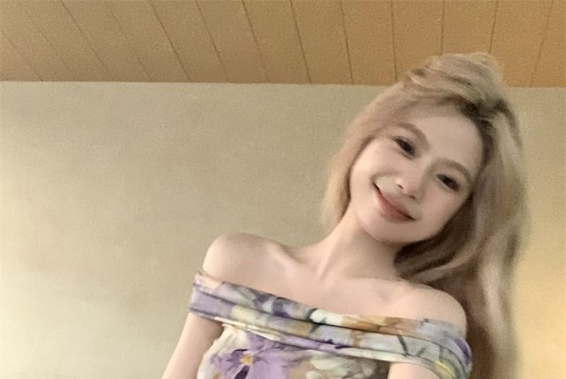 Off-Shoulder Ruched Short-Sleeve Floral Tee Cropped