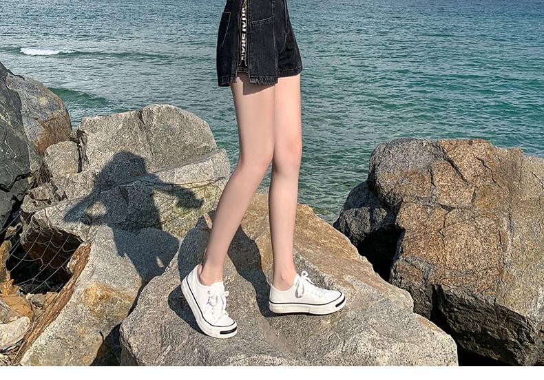 Waist Washed Denim Slit Shorts High Zip Lettering Print