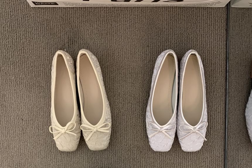 Square-Toe Flats Bow