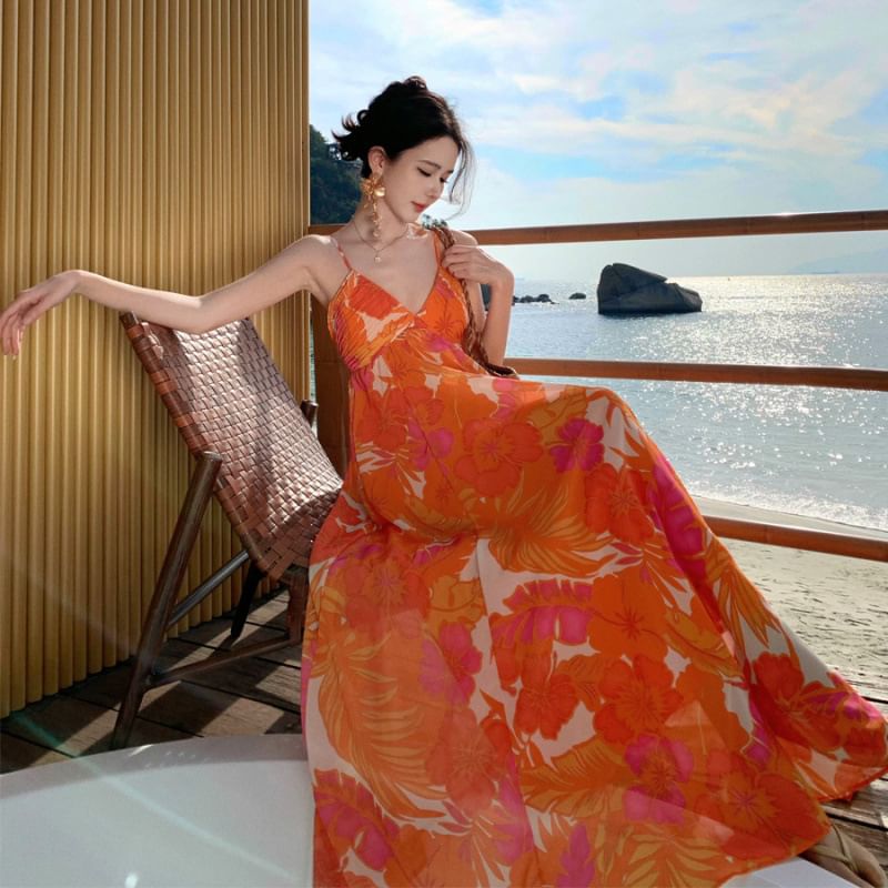 V-Neck A-Line Floral Strap Print Spaghetti Maxi Dress