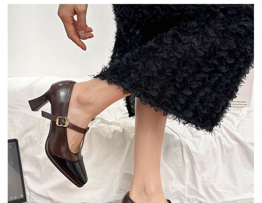 Cap T-Strap Square Pumps Toe