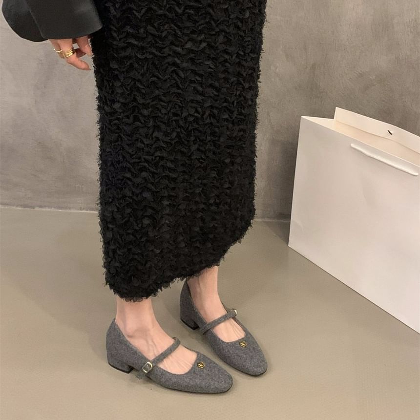 Jane Flower Heel Chunky Accent Pumps Mary