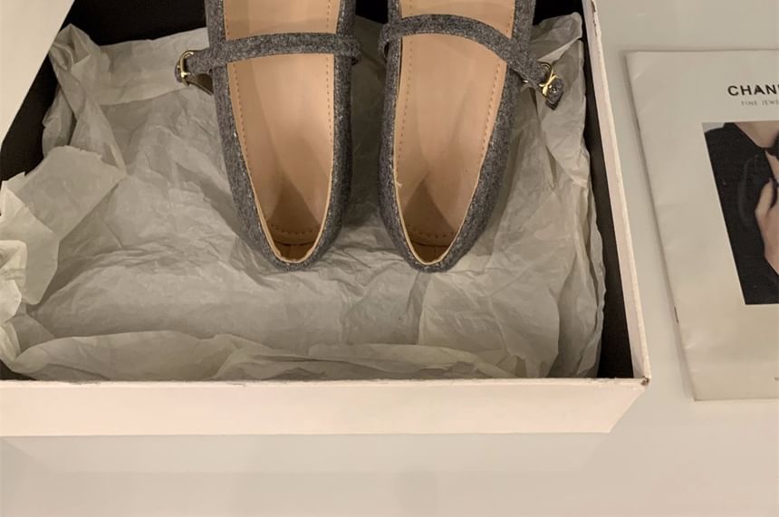 Jane Flower Heel Chunky Accent Pumps Mary