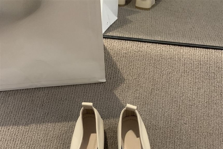 Pointed Chunky Toe Heel Twisted Leather Faux Pumps Plain