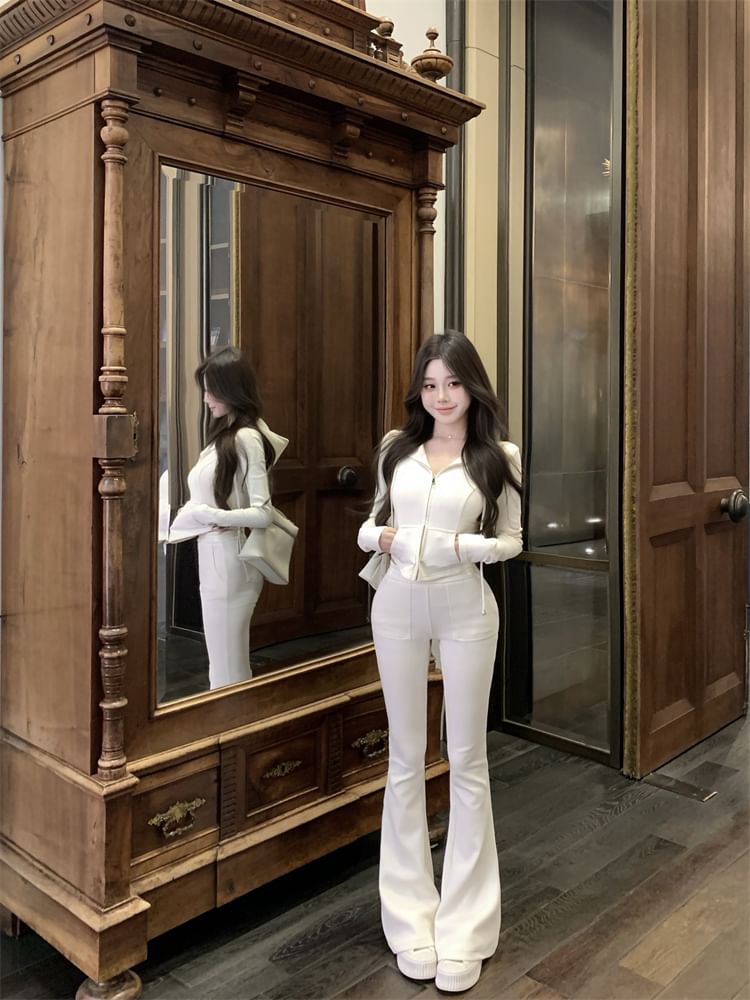 High Crop Zip Waist Flared Sweatpants / Plain Hoodie