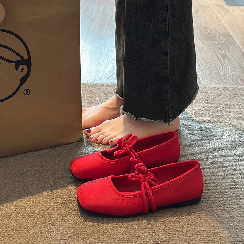 Mary Frog Buttoned Toe Jane Flats Square Plain