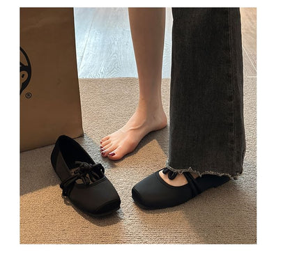 Mary Frog Buttoned Toe Jane Flats Square Plain