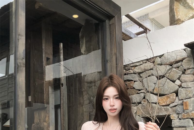 Lace Ruffle Trim Plain V-Neck Puff-Sleeve Blouse