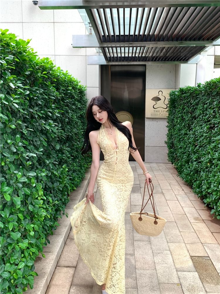 Halter Lace Mermaid V-Neck Evening Gown