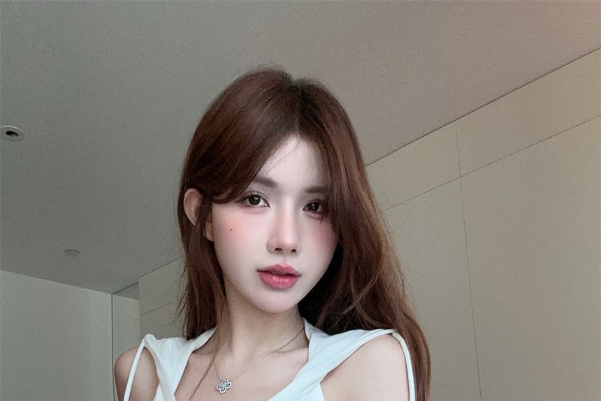 Sleeveless Hooded Plain Crop Top V-Neck