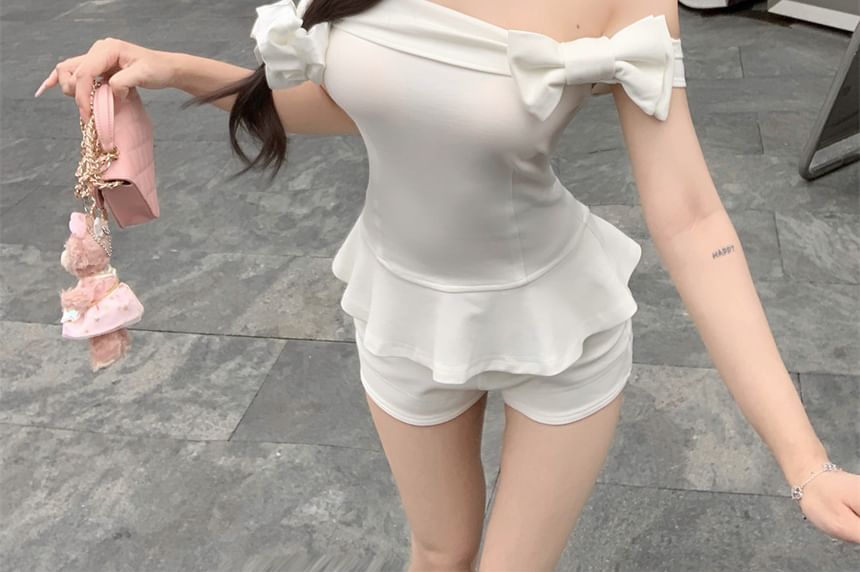 Plain Accent Hem Bow Crop Ruffle T-Shirt Off-Shoulder
