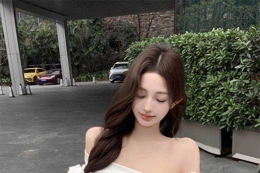 Plain Accent Hem Bow Crop Ruffle T-Shirt Off-Shoulder