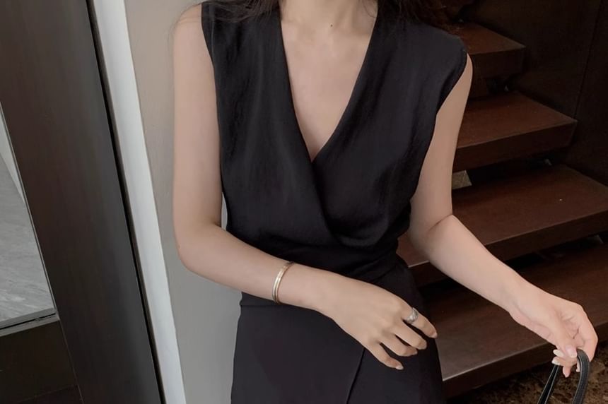 V-Neck Tank Maxi Set: Top Waist A-Line Elastic Plain Skirt Asymmetrical +