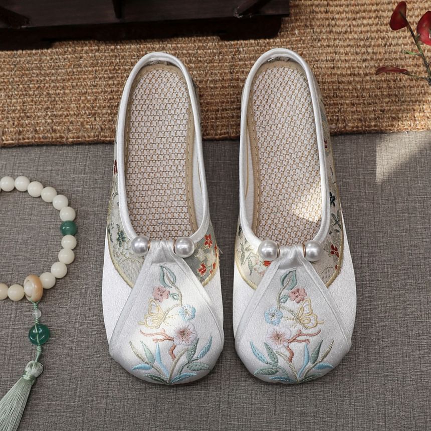 Faux Floral Pearl Embroidered Mules