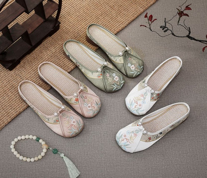 Faux Floral Pearl Embroidered Mules