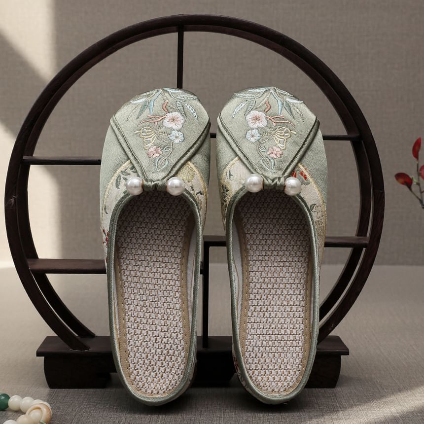Faux Floral Pearl Embroidered Mules