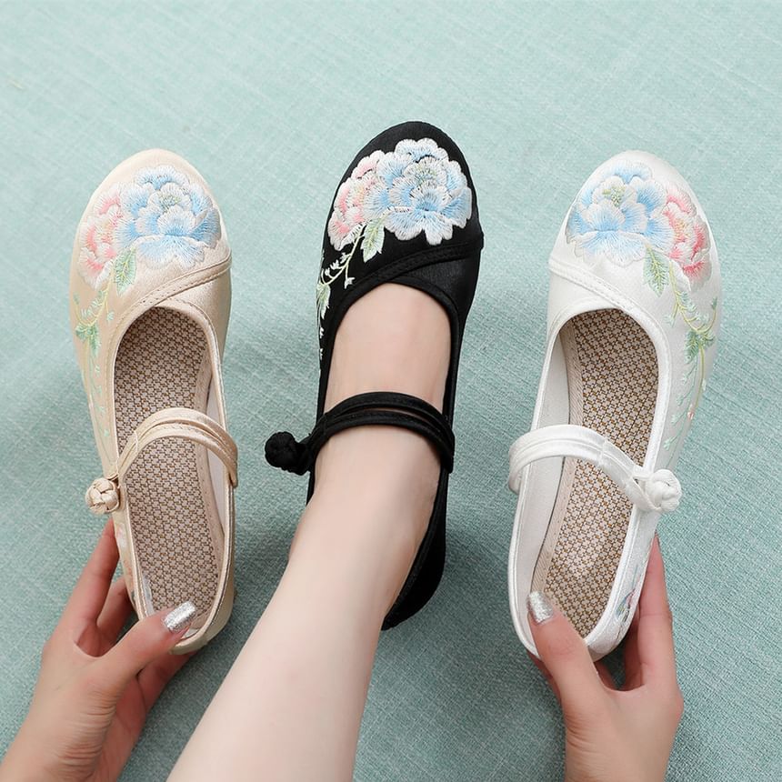 Heel Embroidery Pumps Floral Block