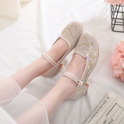 Embroidered Heel Block Shoes